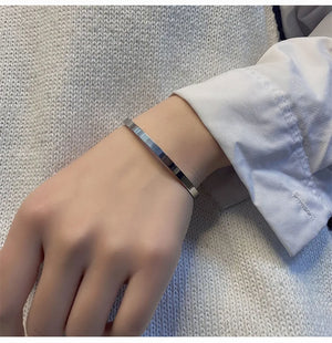 Classic Engraved Bangle Bracelet Gold